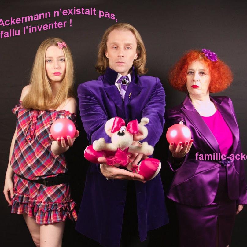 هنا الأسرة Ackermann مع Pascale الأم Cyril الأب Morgan الابن Capucine ابنة !
الأسرة الأكثر غريب الأطوار ومجنون في العالم!
تابعونا ويتابعك