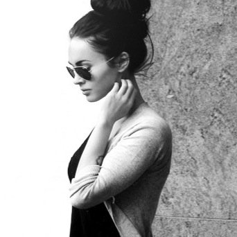 Love is more than just a thought. Don't take it for granted. I'm caught between fire. •Daughter of Aphrodite & Hades• [[RP•21+•#POJ]]
