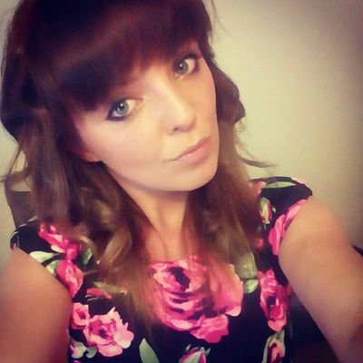qualified in childcare, born and raised in kerry, ready to travel the world and meet new and exciting people!!