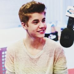 Belieber , Selenator , Smiler , Arianator , Directioner , Harmonizer , Mahomie , Beaster , Z-Swagger , Swiftie and Bellarina .
