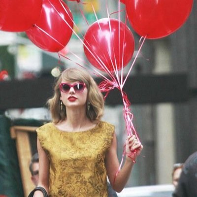 1989 Taylor wont you please hug me tight and make everything alright! please with 5 albums on top??