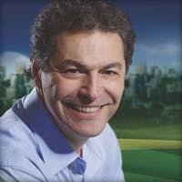Jornalista, publicitário, responsável pelo portal Londrinatur, fundador da Onda verde Londrina, membro do Comtur, associado a Abrasel e Londrina Convention.