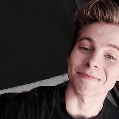 inkcxlum's profile picture. YOU COMPLETE MEss