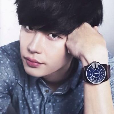 안녕하세요,배우 이종석입니다..공식 않습니다 그냥 봇입니다........