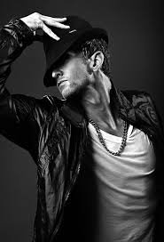 sinansevus's profile picture. dünyanın en güç işi bir şeyin nasıl yapılacağını bilirken