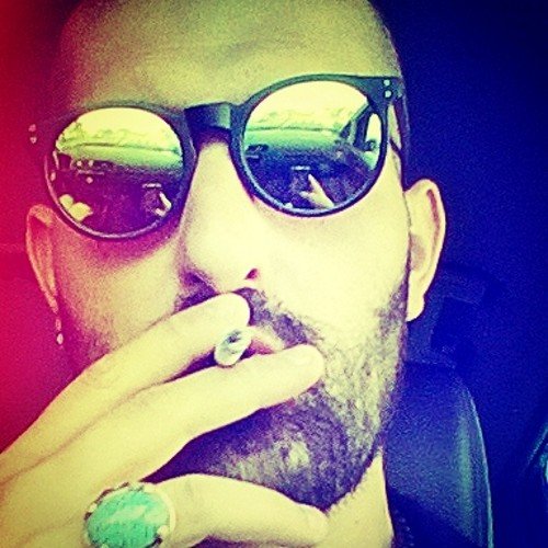 Rapper romano classe 1984. Fondatore insieme a Rak e Arne del gruppo Barracruda