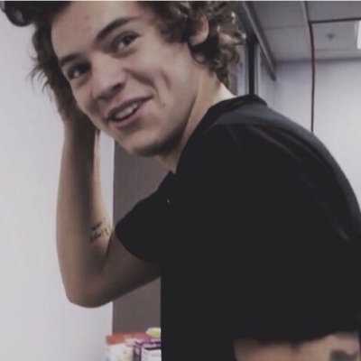 ❤️hi sweetie, This is a free follow. just follow @kristastylesx cause she's kewl af. she follows back too❤️