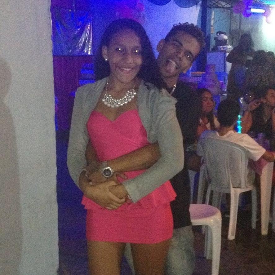amor sem limites , vida que segue e o oque passou passou , sou assim estrovertida amável ,carinhosa e DIVERSÃO é a minha língua ! tudo2 ,complexo