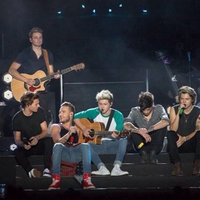 Truly, madly, deeply in love with 1D. Big fan of The Maze Runner trilogy, Teen Wolf and Dylan O'brien :)
