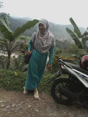 atikasantik's profile picture. 