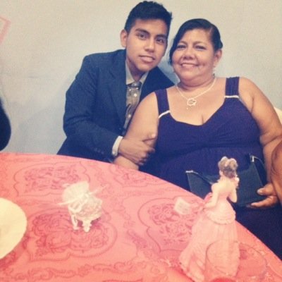 Muy feliz con mi novia kererte mucho mi amor