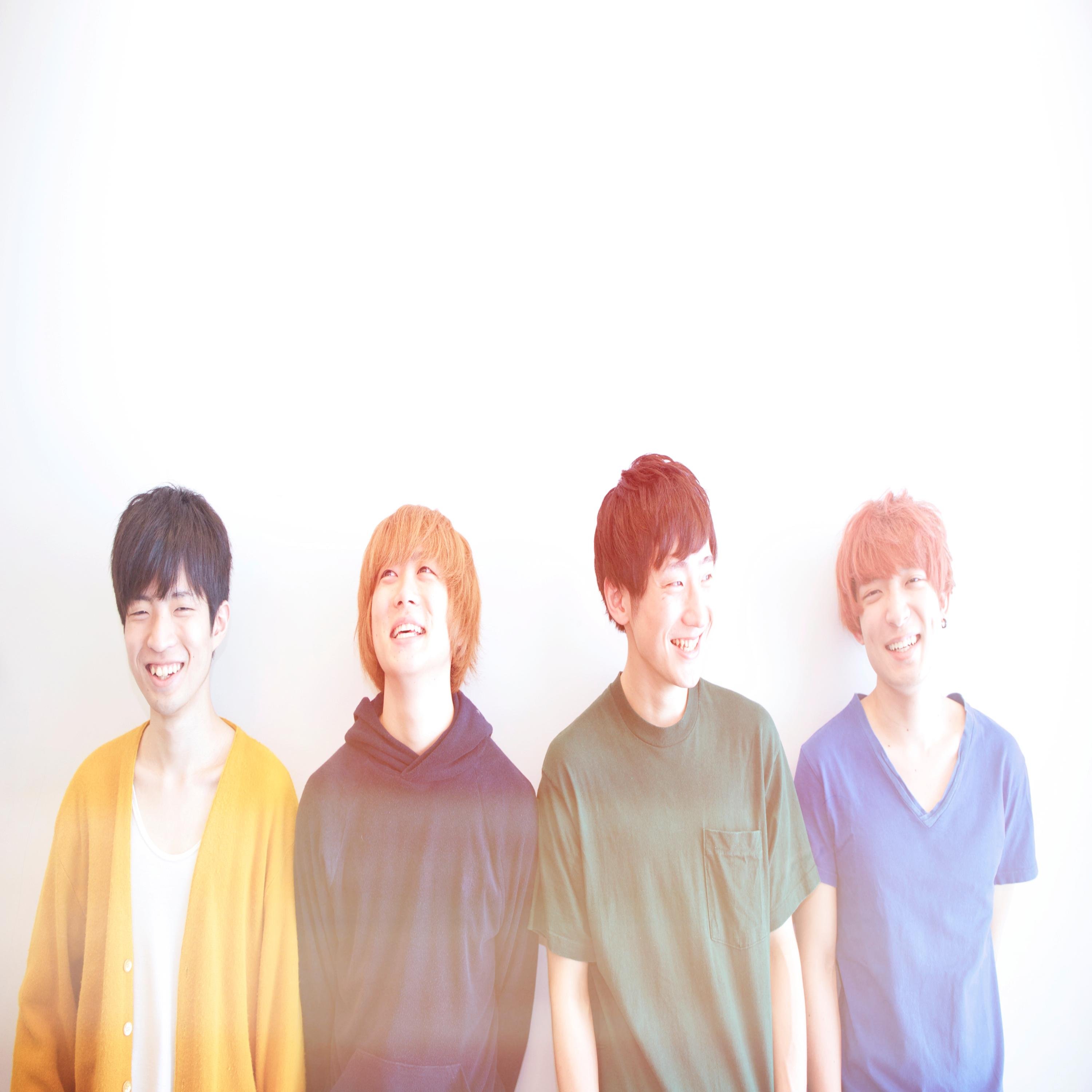 We are Thomasons!! Vo&Gt&etc.Yoshikura Yasuhiro Gt&Cho.Kuboshin Taro Ba&Cho.Nishiuchi Rei Dr.Abe Kaihei