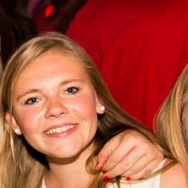 astrid_vdg's profile picture. once a belieber always a belieber I will always support him whatever he does or says 3