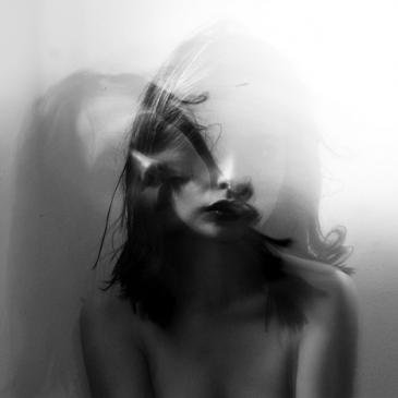 You don't know me,i don't even know myself. Je suis arrivée à un point ou je n'en ai plus rien à foutre de rien alors vas y essaie de me détruire;vas y:essaie .