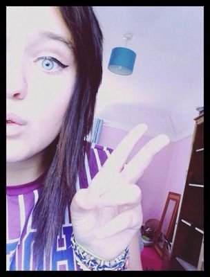 ♥janoskians♥skateboarding♥5sos♥pizza♥hugs♥