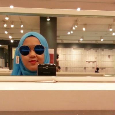 Hyee , my name is Nur Hafizah , pleass call me Feaza :) Saya tak sombong okay , kalau x segan tegor tegor laa erkk :D ♪ ♔ ♡ ☎