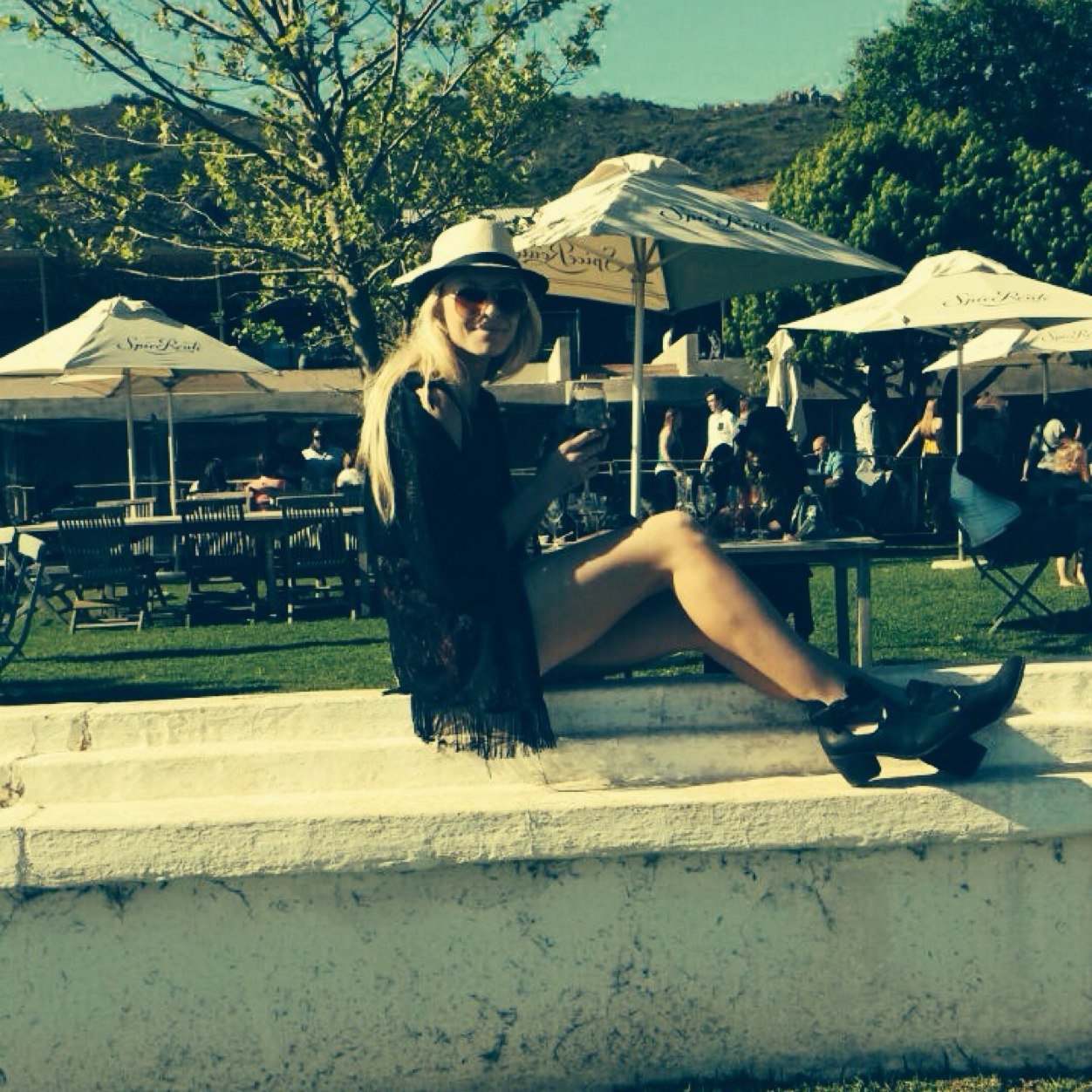 RouxSuzelle's profile picture. Be the change you want to see in the world.