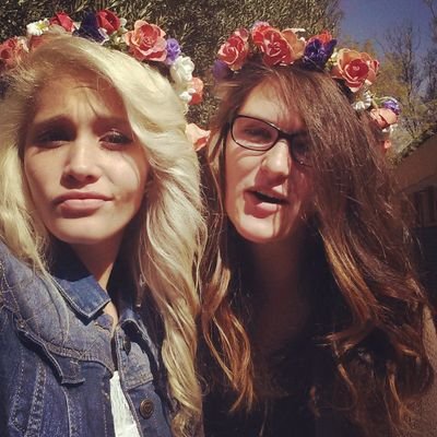 Gracelle365's profile picture. Blommekind , musiek is my toevlug , suiwerafrikaans is die Mooiste taal, moenie my onderskat nie, ek mag jou dalk verras om elke hoek en draai