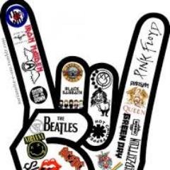 Porque são as melhores coisas na vida: rock n' roll e amor :) \m/