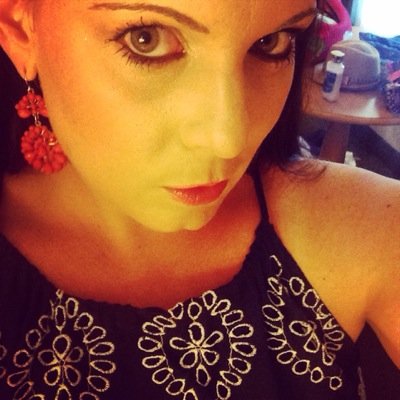 CallmeEls's profile picture. I dont really get twitter? People love it.... I am like is it better for the envoirnment than facebook?