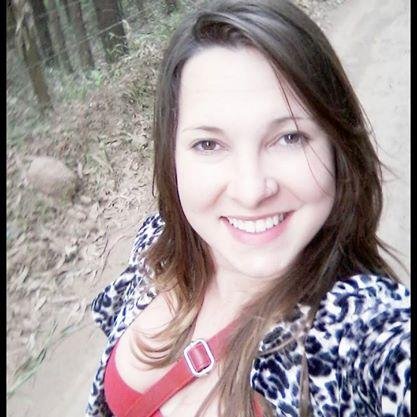 A vida é curta, quebre as regras, perdoe rapidamente, beije suavemente, ame de verdade, ria sem controle, e nunca se arrependa de algo que lhe fez sorrir...