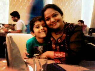 loves to travel...loves animals n nature....
