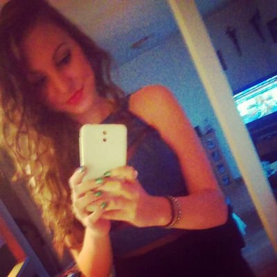 _CutestChik's profile picture. marísa , spaans, indonesian