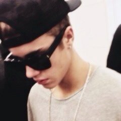 They told me to follow my dreams so I made a twitter and followed @justinbieber