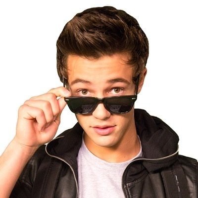 sorry if you got this already, follow @espinosea bc she gave you this free follow and she'll follow you back!