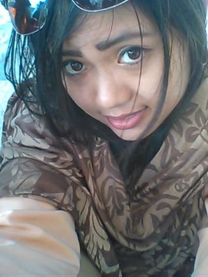 DhesyAhay's profile picture. 