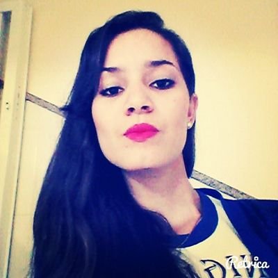 Sou Sergipana, tenho 17 anos, adoro o ar livre e amo escutar músicas.....Rock