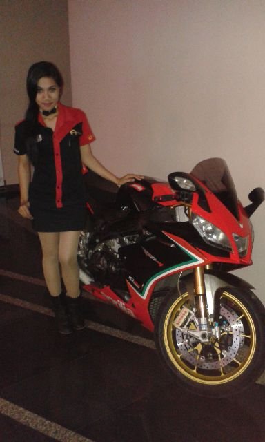 whitnes2's profile picture. 