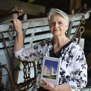 Reader and writer in Pa. Author of traditional mysteries + short stories.