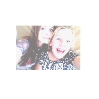Sn(app) vraag maar . Handbal passion ⚽️. Vakantie . Lynn en Jessy best bæ