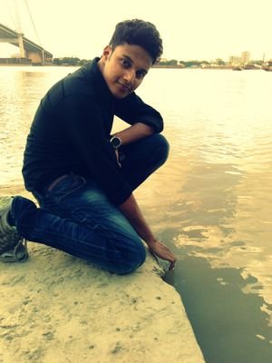 Everyone says that i have change but the fact is that
                              i have stop leaving my life in their way!!