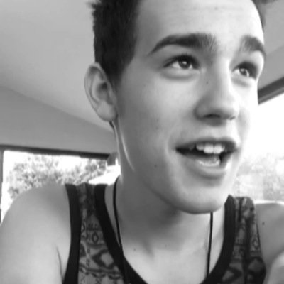 I gave you a free follow so please follow my main acc @jacobftchadwick or i unf