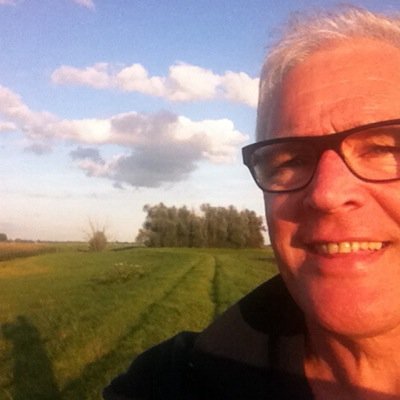 'Hou van me' : Een roman over liefde, verdriet en weten wie je bent. Speciaal voor coaches en andere lezers. Volgens lezers erg mooi boek!