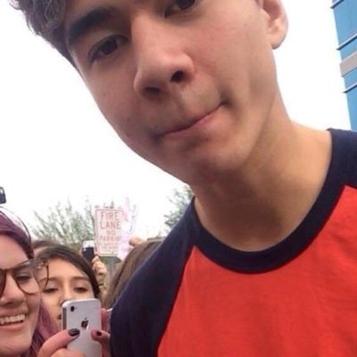 ⠀⠀follow my main @calum5sos ask for fb
