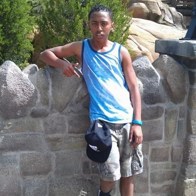 Errbody wanna know why it's so fucked up wonderin why the yung niggas dont give no fuck. cuz we kno dont nobody give a fuck about us!