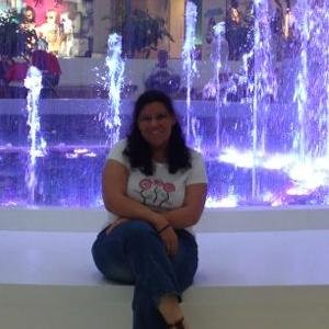 Estudiante de Economía en la UEX, extrovertida y lectora empedernida.