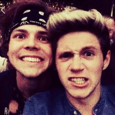 heyy love this is a free follow but can you please follow @JacquelineeG_ thanks