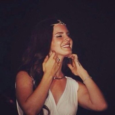 Rob grant followed and tweeted me on 5.6.14 Lana thats my bitch
