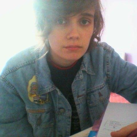 notedgeanymore's profile picture. stereotypical punx sort who reads a lot and pets (and squeals at) a lot of dogs and cats