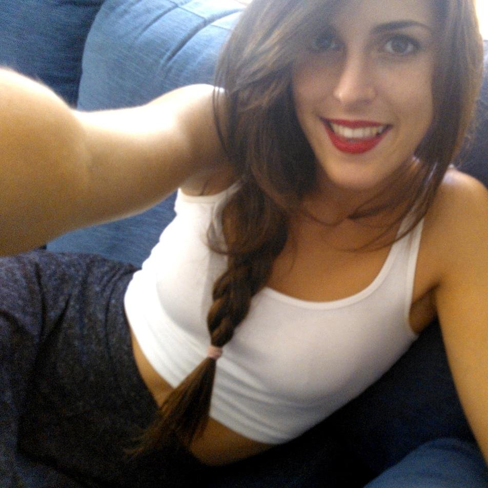 Mirameysufre's profile picture. Estudiante de Biología en la UM. COCOLOCA. Seamos realistas, hagamos lo imposible. Todo lo bueno en esta vida despeina, y yo con estos pelos.