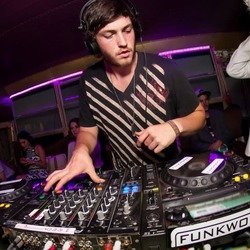 DJStephenFoster's profile picture. They'll never suspect a thing..