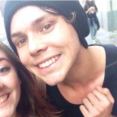 follow @nightdriveirwin