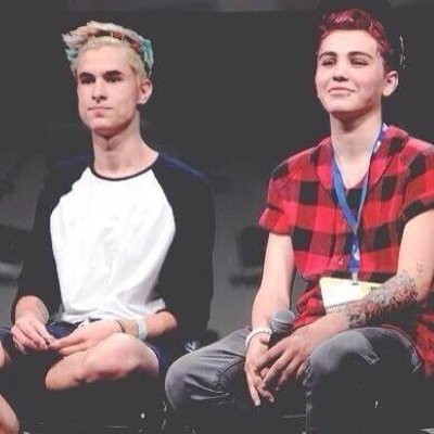 hi im Kan Lawley and i like the smell of freshly cut grass an long walks on the beach when the sun is setting