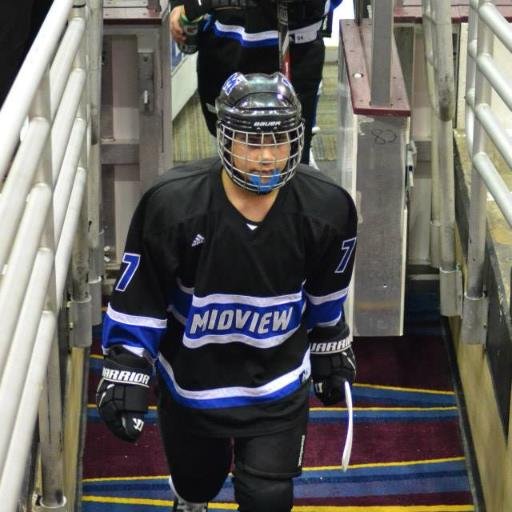 hockey & snowboarding.follow OG Canyon #middienation #bucknation BHS '17