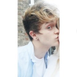 https://t.co/nkZHUGrRMM ________________________________________ could u please retweet this! it wotld mean the world✺