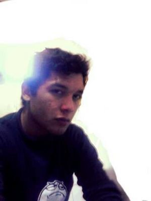 Se fuerte,sonríe y demuestrales que tu puedes ser feliz, hagan lo que hagan, digan lo que digan